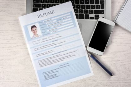 Önéletrajz és karrierfejlesztés témájú képek.