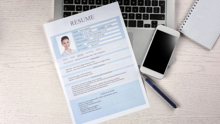 Önéletrajz és karrierfejlesztés témájú képek.